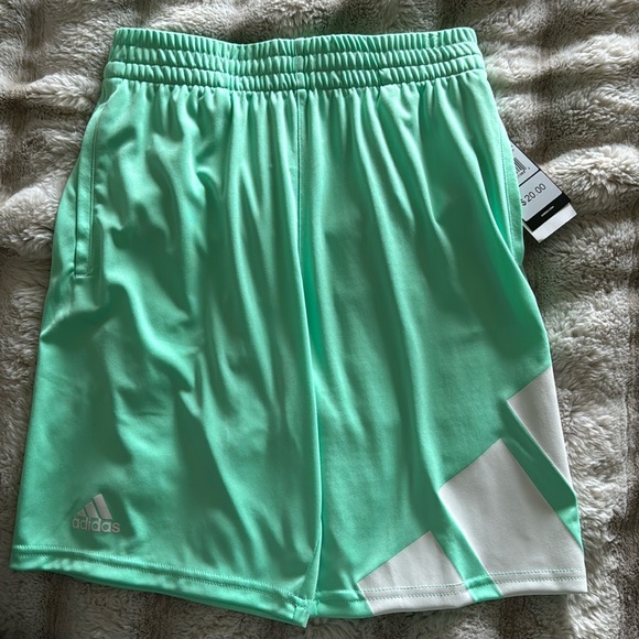Boys adidas shorts size medium 10/12 - Picture 1 of 5